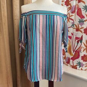 •Monteau• Off-Shoulder Shirt